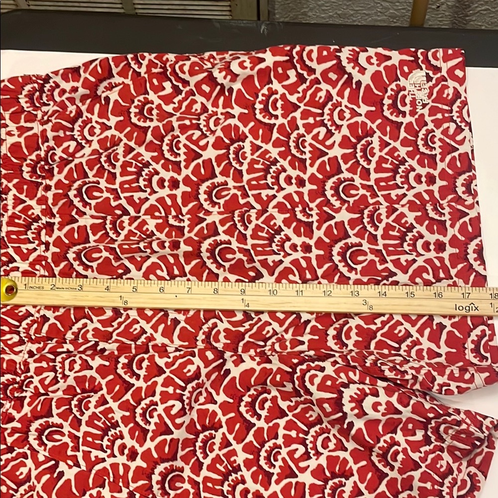 The north face size xxl Red and White Patterned Shorts in like new condition - Picture 6 of 6